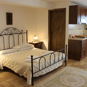 Studio con letto king size
